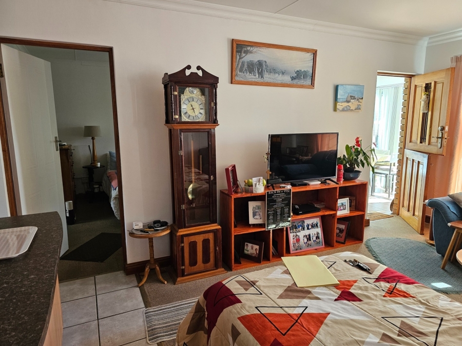 1 Bedroom Property for Sale in Groenkloof Retirement Village Western Cape